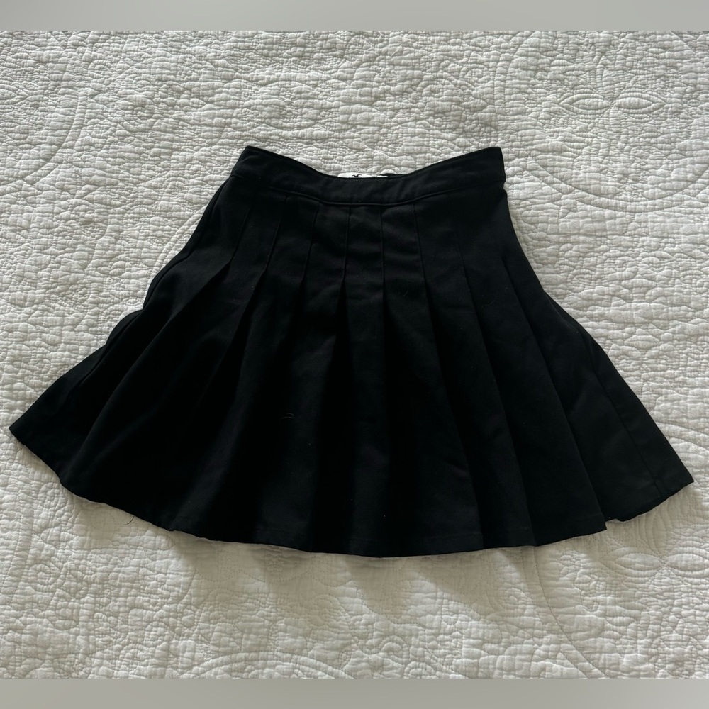Hollister Ultra High-Rise Black Pleated Skirt